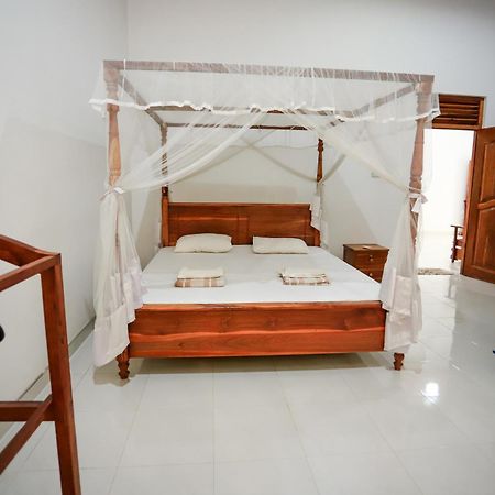 Serene Home Stay Udawalawe Esterno foto