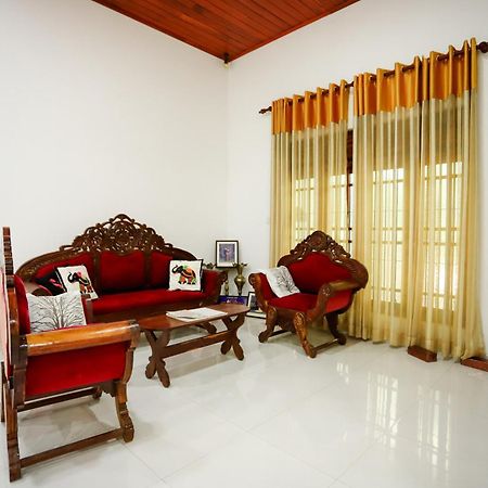 Serene Home Stay Udawalawe Esterno foto