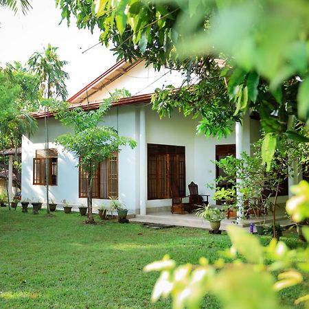 Serene Home Stay Udawalawe Esterno foto