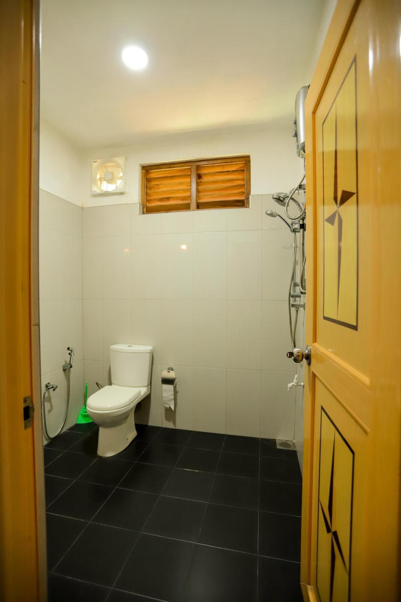 Serene Home Stay Udawalawe Esterno foto
