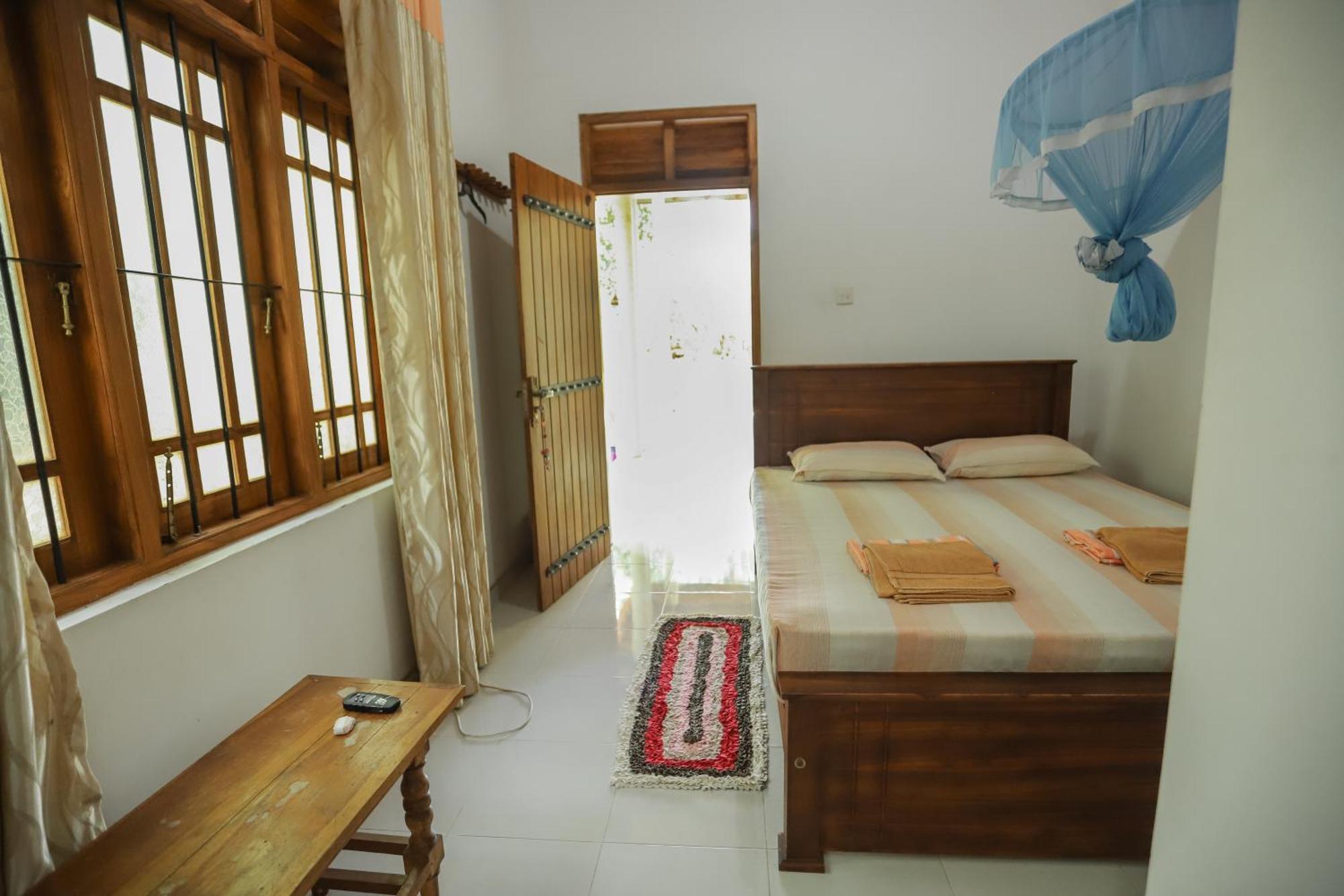 Serene Home Stay Udawalawe Esterno foto