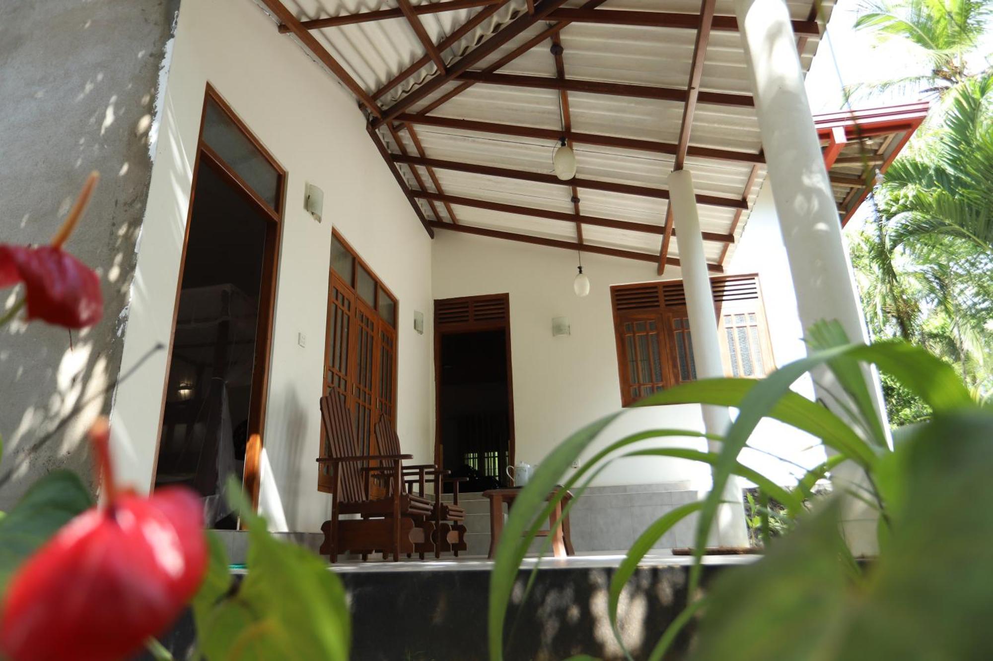 Serene Home Stay Udawalawe Esterno foto