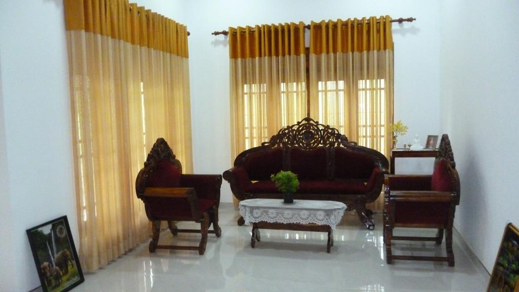 Serene Home Stay Udawalawe Esterno foto