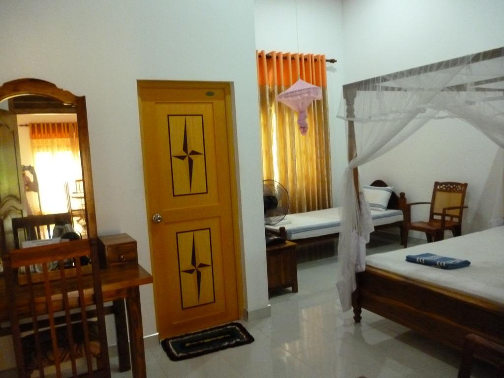 Serene Home Stay Udawalawe Esterno foto