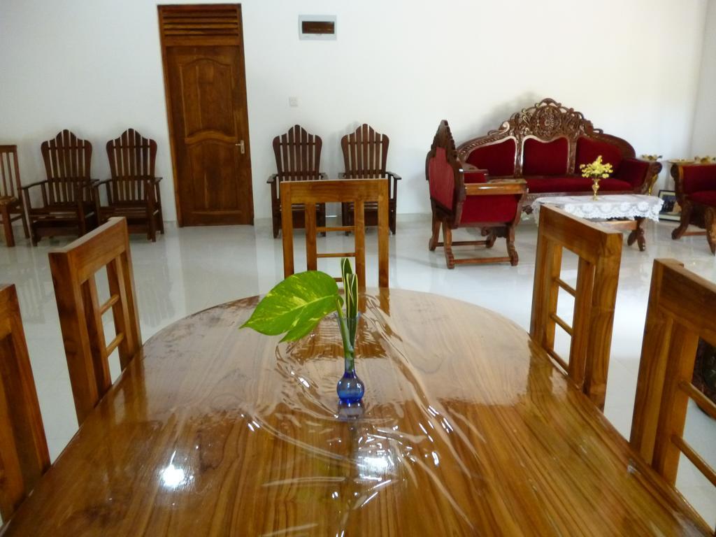 Serene Home Stay Udawalawe Esterno foto