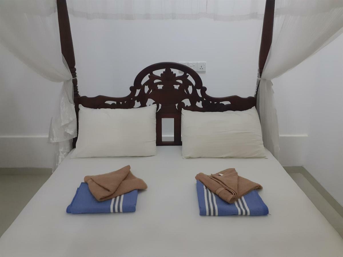 Serene Home Stay Udawalawe Esterno foto